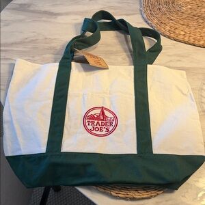 Trader Joe's Reusable Tote Bag with Green Straps NWT